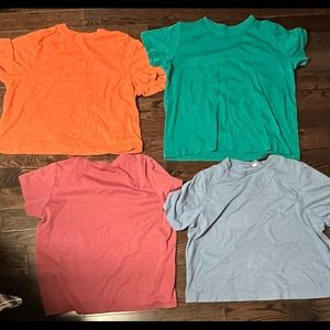 4 plain T-shirts from Uniqlo size XL and XXL